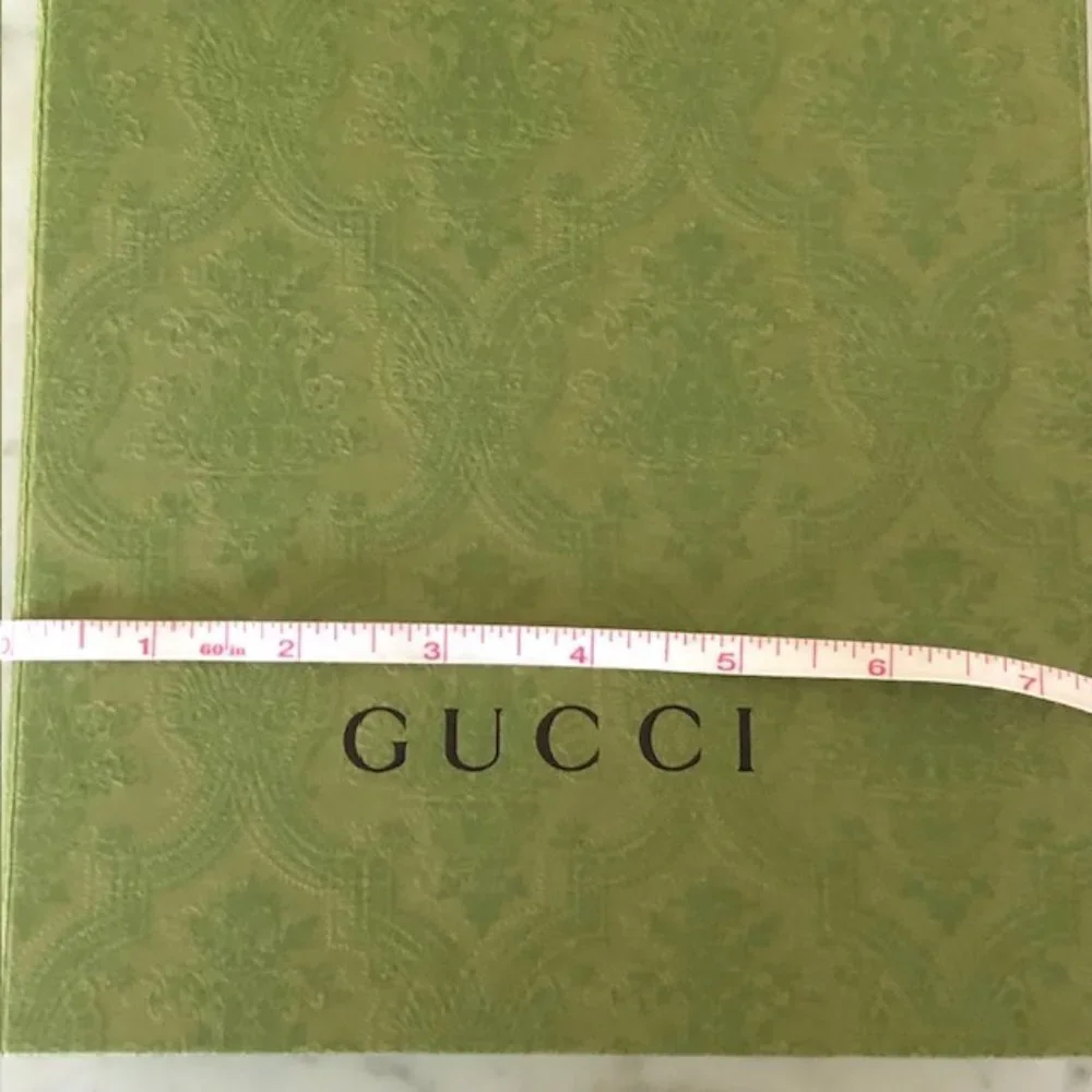 GUCCI Gift Present Set - Textured Green Logo Magnetic Box, Dust Bag & Gi…
